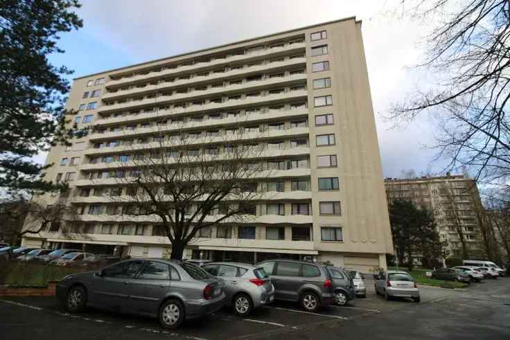 Te koop appartement in Jette met 2 slaapkamers en uitstekende ligging