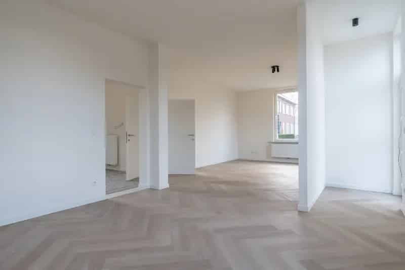 Gerenoveerde woning 4 slaapkamers 375m² Arendonk