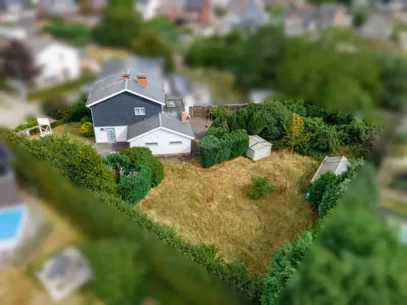 Charmante woning met renovatiemogelijkheden in rustige woonwijk