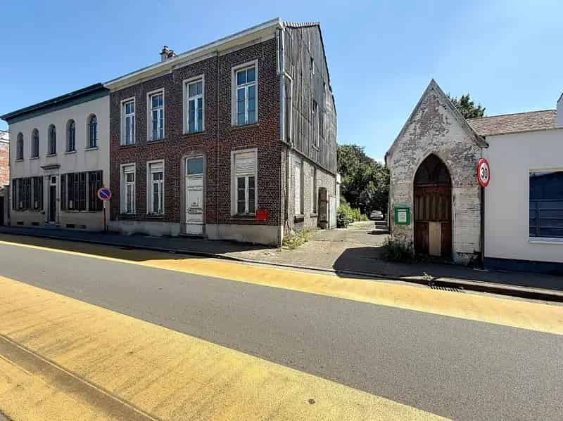 Herenhuis te koop Gijzegem: 1000m² renovatieproject