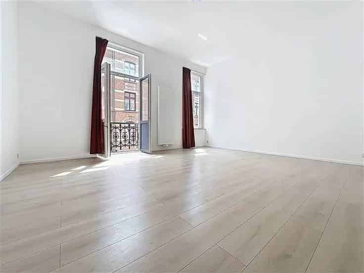 Appartement Te Koop  Place Dailly 3 slaapkamers 120m² gerenoveerd