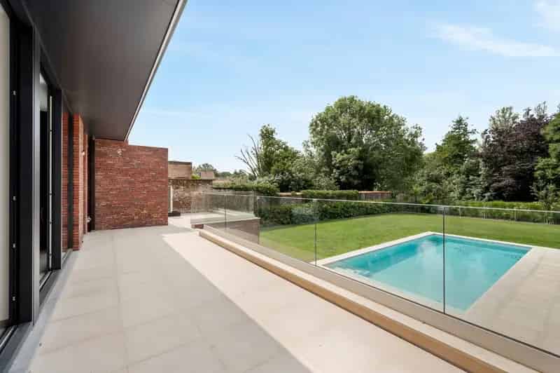 Huis te koop Wervik: Gerenoveerde woning met zwembad