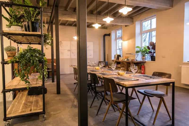 Gerenoveerde Handelszaak met Woning en Stadstuin Roeselare
