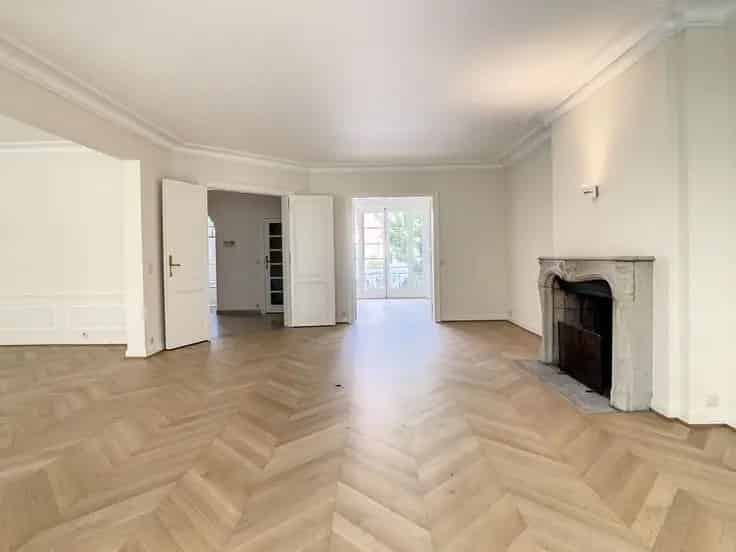 Huis Te Koop Josephine-Charlotte 8 slaapkamers Grote Tuin Garage
