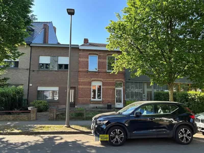 Rijwoning te huur grote tuin 2 slaapkamers