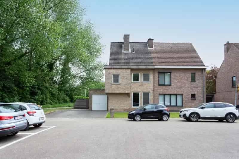 Huis te huur Ruime HOB met tuin en garage