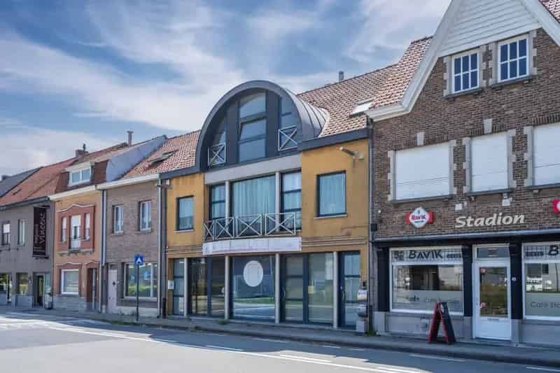 Handelshuis met Appartement te Huur Veel Ruimte Investering