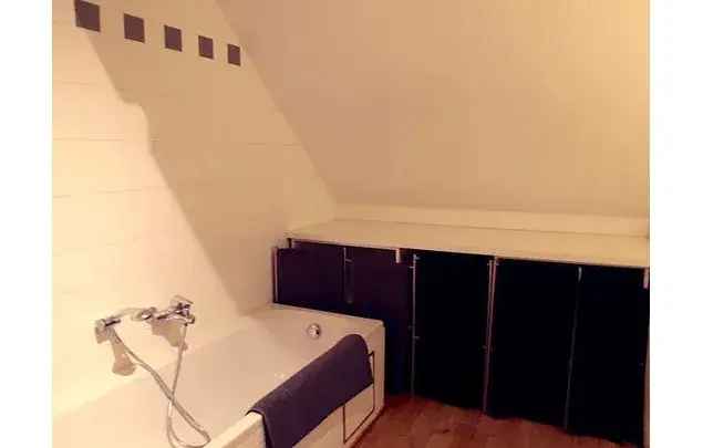 Huur 4 slaapkamer appartement van 242 m² in Brussels