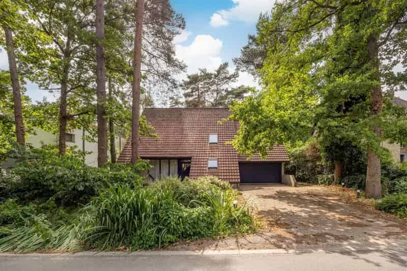Huis te huur: Ruime woning met 4 slaapkamers en garage