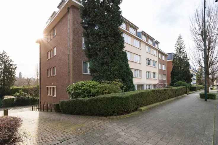 Appartement Te Koop in Sint-Pieters-Woluwe met 4 slaapkamers en terras