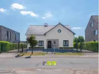 Huis te koop Maaseik 4 slaapkamers 2 badkamers garage tuin