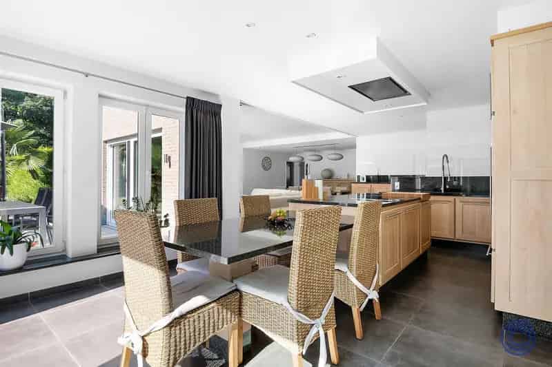 Huis te koop Herentals: Magazijn 466m² en Luxe Woning 367m²