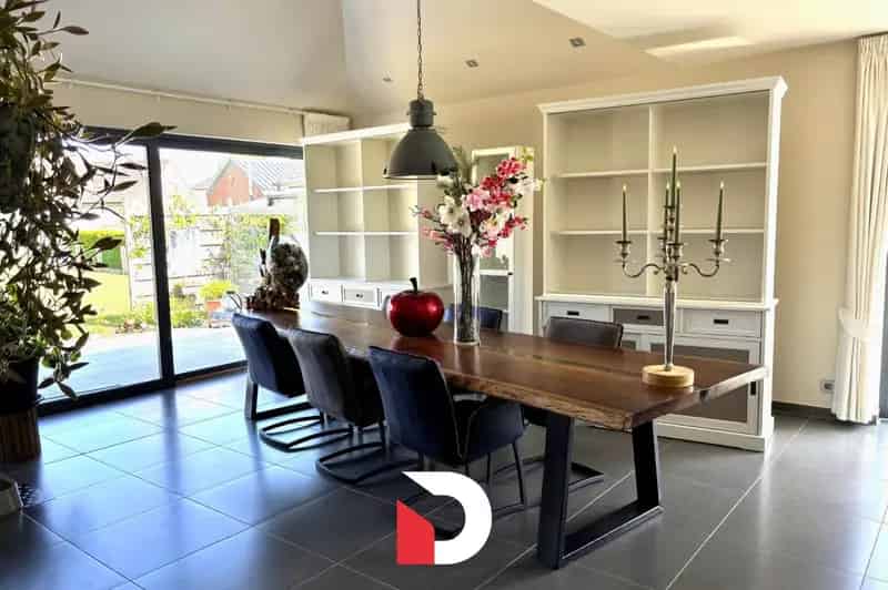 Halfopen Woning 3 Slaapkamers Tuin Garage