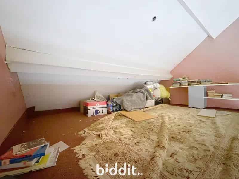 Op te frissen Rijwoning Gent - Handelsruimte en Woonentiteit