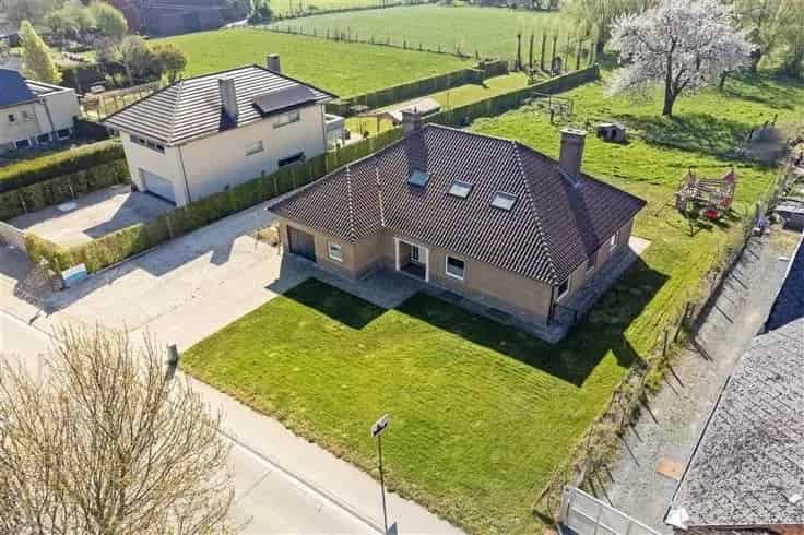 Ruime Familiewoning met Weide te Koop in Aspelare