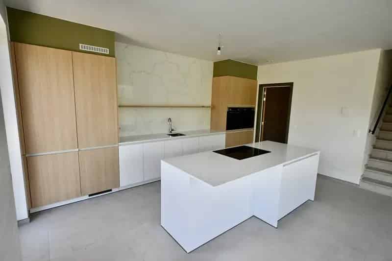 Huis te huur: Luxe woning 3 slaapkamers 2 badkamers