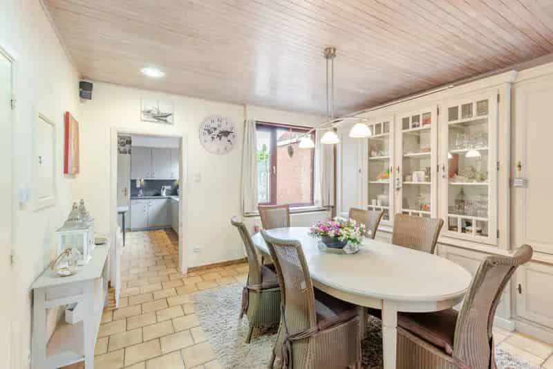 Huis te huur Zelzate: 4 slaapkamers, garage en tuin