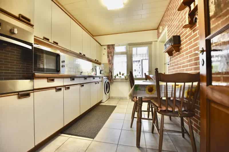 Huis te koop Zelzate: 3 slaapkamers, tuin, garage
