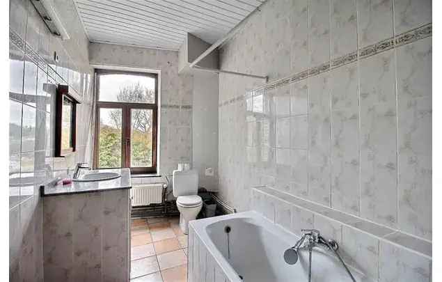 Huur 2 slaapkamer appartement van 100 m² in Namur