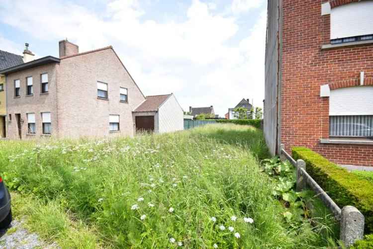 Perceel bouwgrond te koop in de regio met bouwmogelijkheden