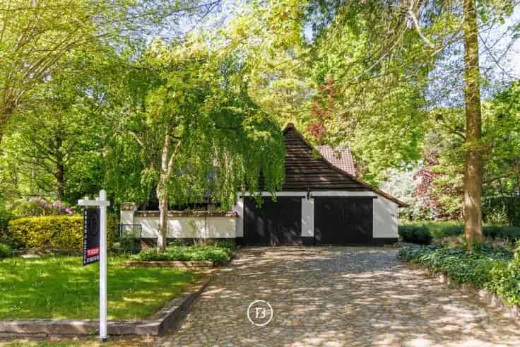 Klassieke Villa te renoveren Hoog Linden Nabij Leuven