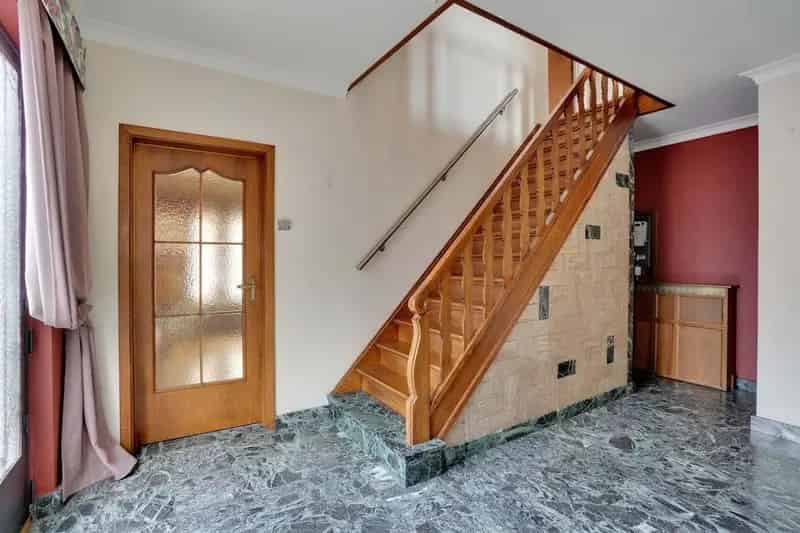 Halfopen Bebouwing 3 Slaapkamers Handelspand