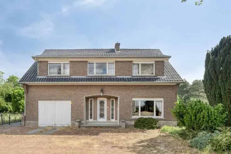 Huis Te Koop Mechelen Leuven: Gezinswoning met Bijgebouw