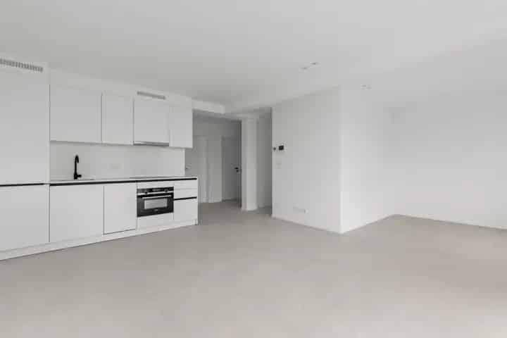 Gerenoveerd Appartement Harelbeke Ruim Terras