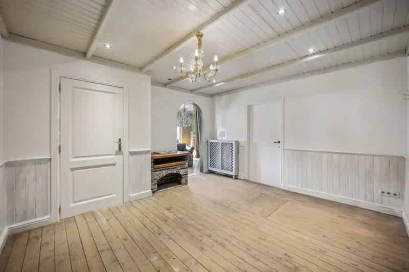 Villa in Rustige Wijk Volledig Uitgerust