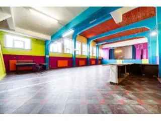 Kantoor te koop Frameries - Schoolgebouw geschikt voor transformatie