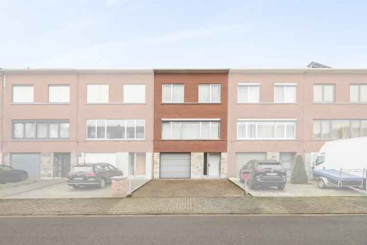 Huis te koop Zwijndrecht: Ruime bel-etagewoning met tuin en garage