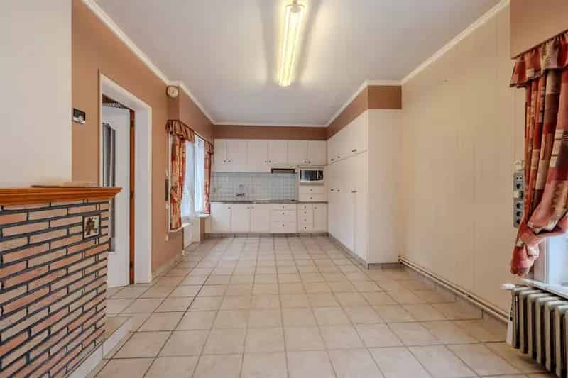 Op te frissen woning 189m² met veranda en garage