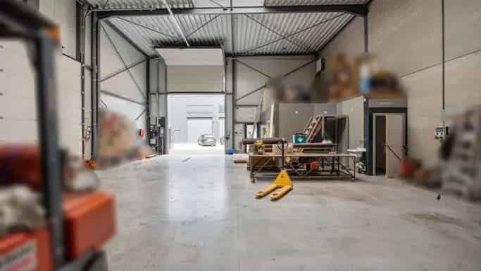 Magazijn te koop Genk Industriezone
