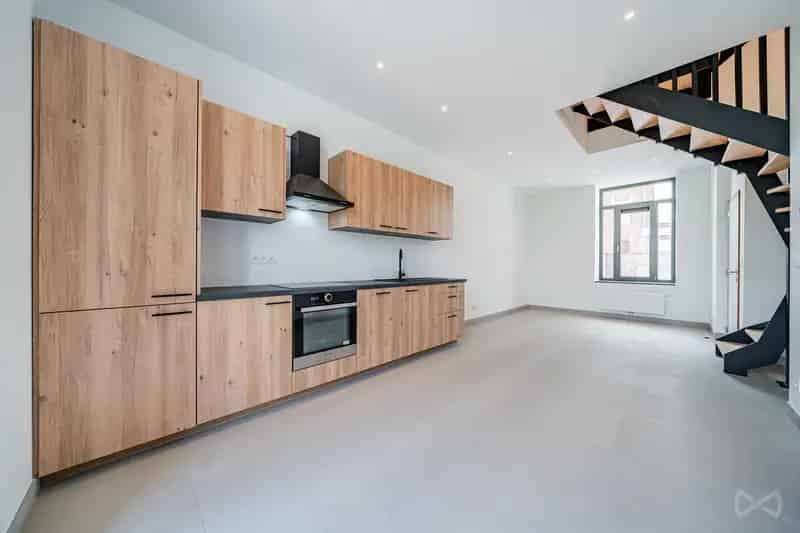 Triplex Hodeige 107m² 3 slaapkamers gerenoveerd