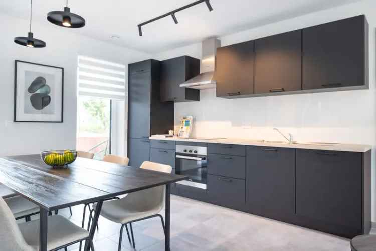 Anderlecht 3 Slaapkamers Appartement Co-living Parkeerplaats