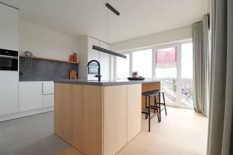 Luxueus Afgewerkt Penthouse te Koop