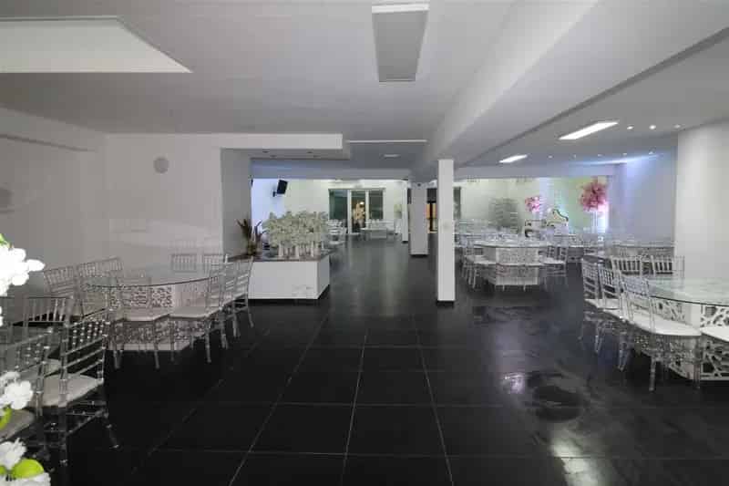 Feestzaal met Appartement te Huur