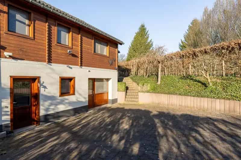 Luxe Chalet te Koop Recht - 2804m² - Jacuzzi - Airco