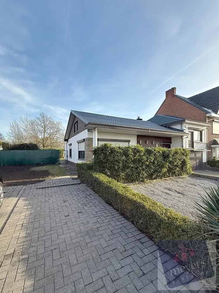 Huis te huur Hasselt: Instapklare gezinswoning met praktijkruimte
