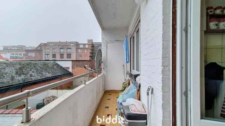 Te koop appartement met 1 kamer en terras in de Smet de Naeyerlaan