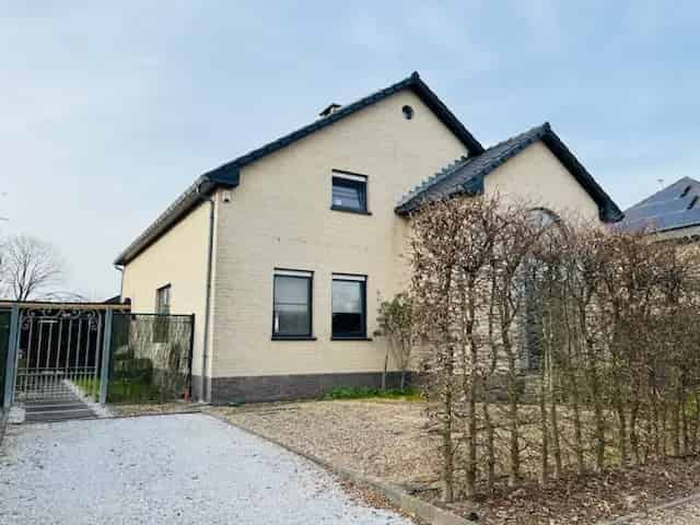 Huis te koop: Open bebouwing met 4 slaapkamers en garage