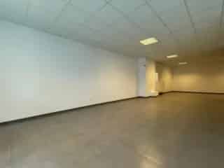 Handelspand te Huur Veurne 100m² Winkel Kantoor