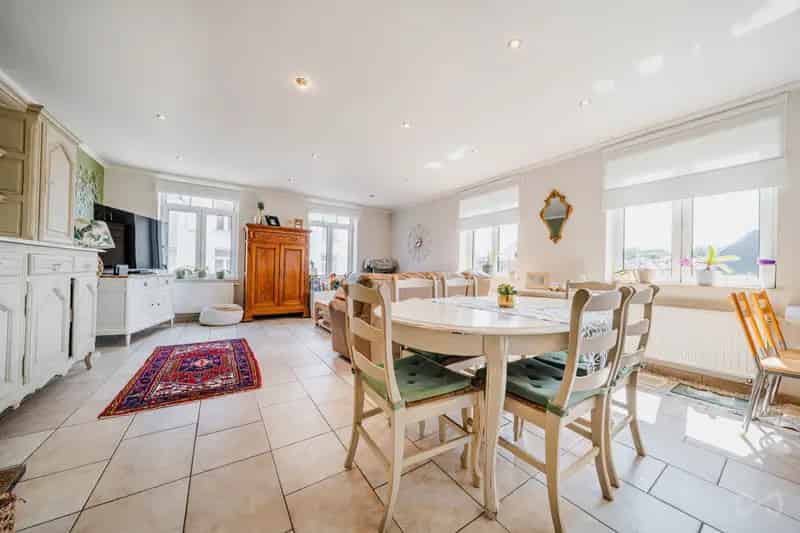 Huis te koop Eigenbrakel: Duplex en Commerciële Ruimte