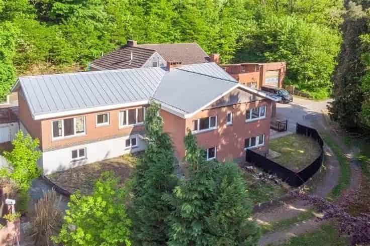 Huis Te Koop Ruime Handelsruimte Appartement en Woning