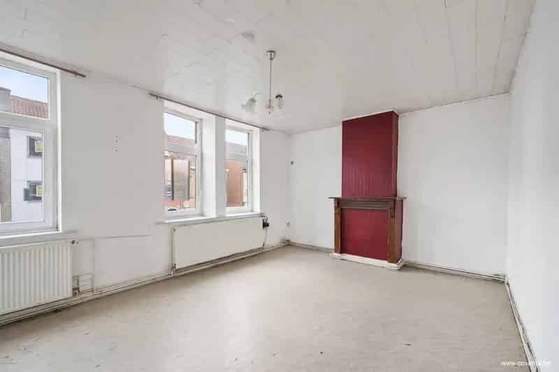 Te renoveren woning 4 slaapkamers Roeselare
