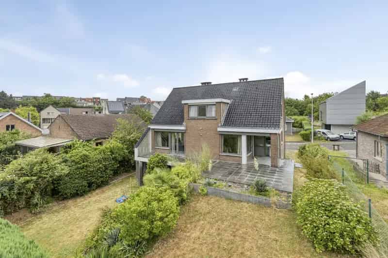 Huis te huur 4 slaapkamers bureel tuin