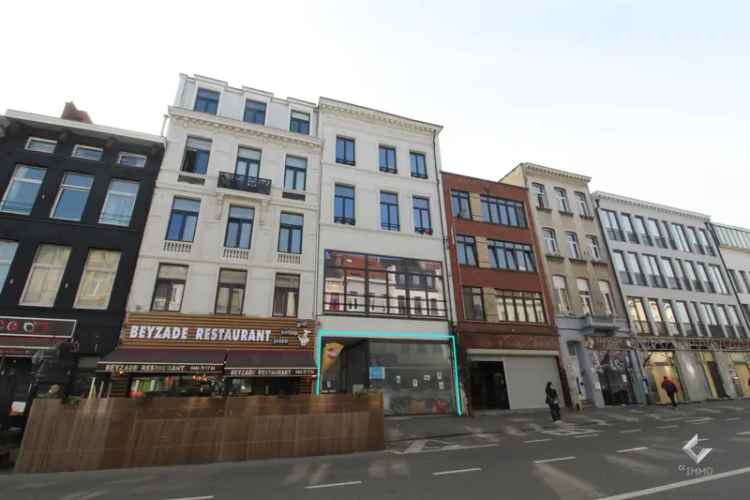 Verhuurd handelsgelijkvloers van ca. 223 m²!