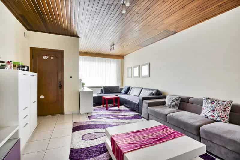 Huis te huur Lokeren: Ruime woning met tuin en handelsruimte