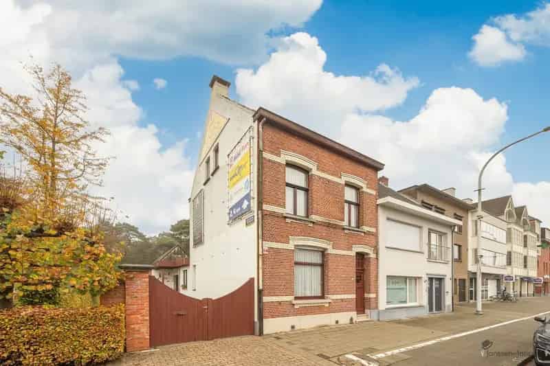 Halfopen Bebouwing Schilde Centrum