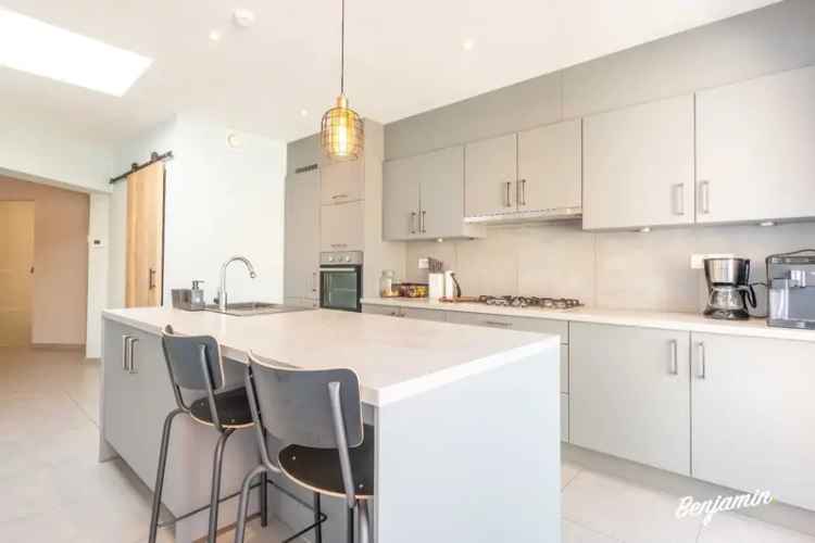 Instapklare woning met zonnige tuin Harelbeke